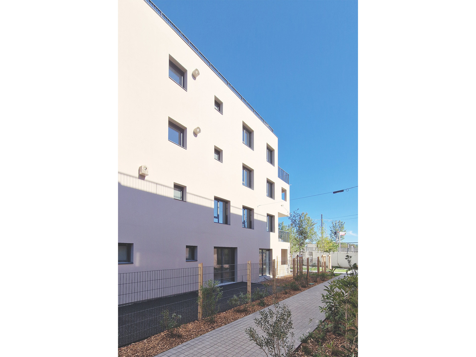 MORE-Architecture-Projet-Logement-Bureaux-Cafe-Residence-Hoteliere-Pessac-HLE_13