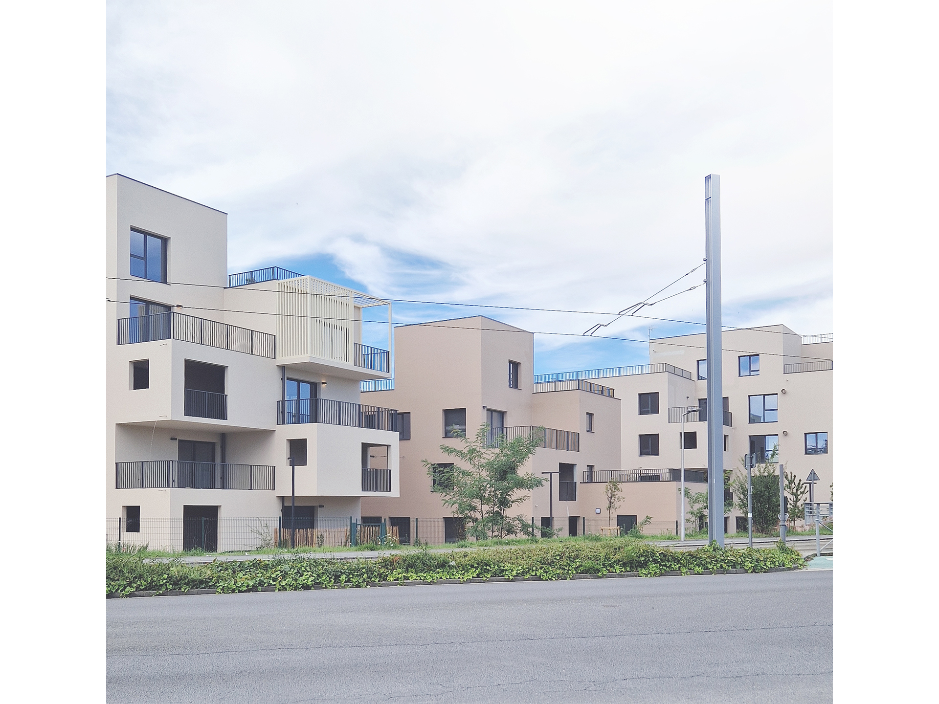 MORE-Architecture-Projet-Logement-Bureaux-Cafe-Residence-Hoteliere-Pessac-HLE_15