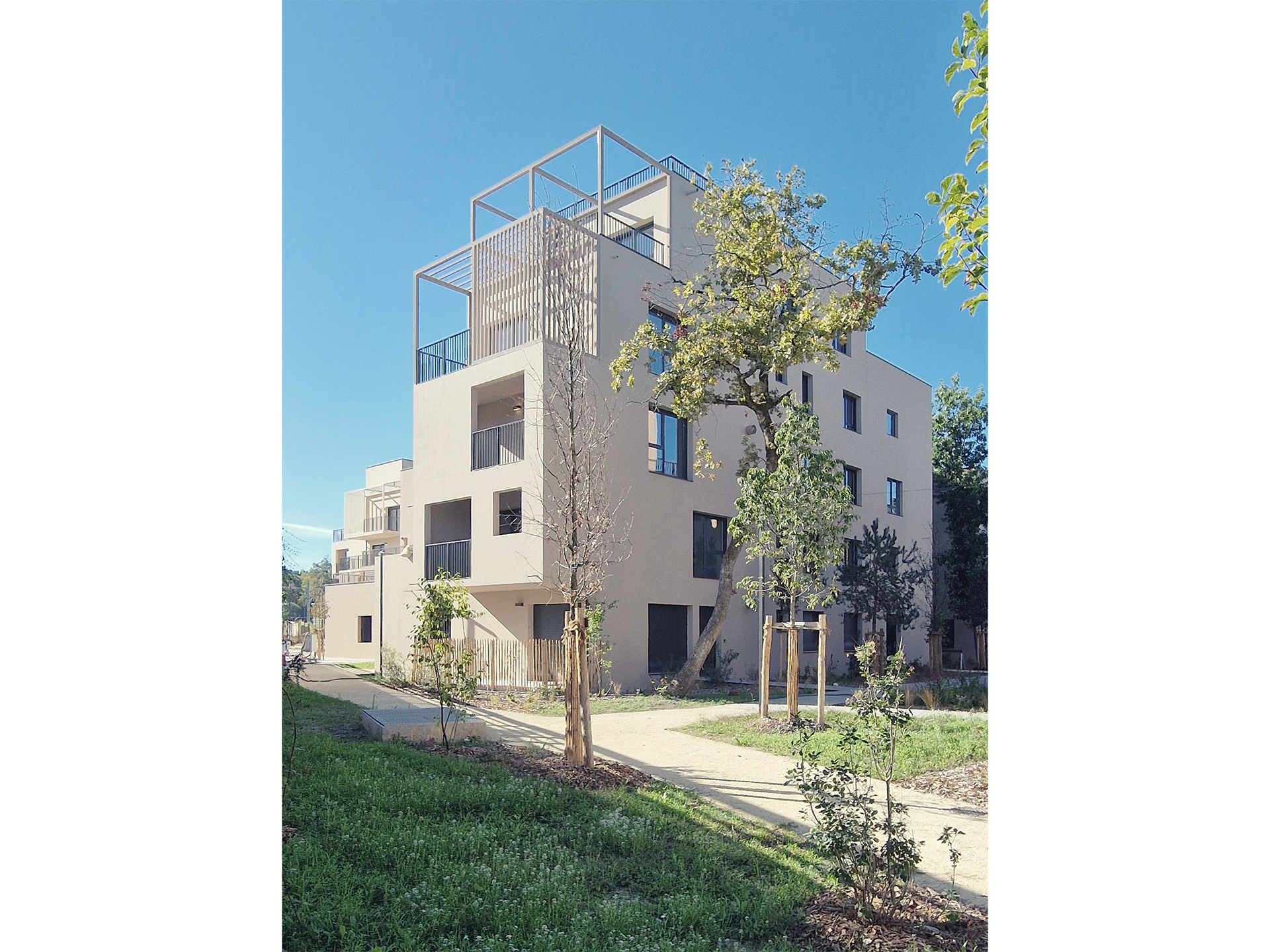 MORE-Architecture-Projet-Logement-Bureaux-Cafe-Residence-Hoteliere-Pessac-HLE_17